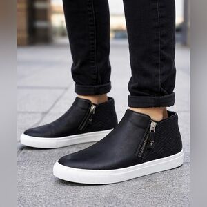 Trask Black Quilted Leather Zip Booties Size 9M